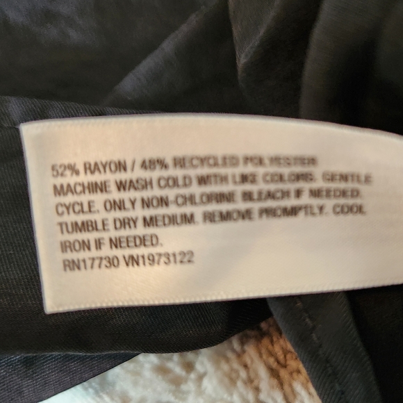 Ava & Viv Scoop Neck Long Sleeve Blouse - Picture 9 of 10